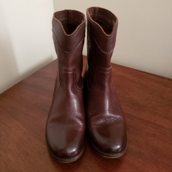 Frye Leather No-Zip Ankle Boots size 6B - Picture 2 of 8